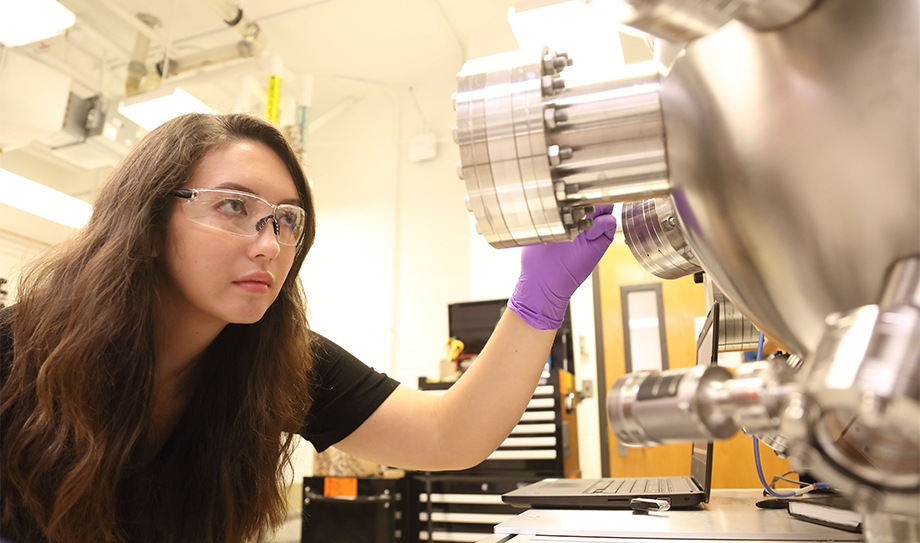 Samantha Jaszewski in a lab